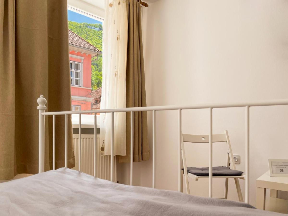 White Moon Apartment Брашов Екстер'єр фото