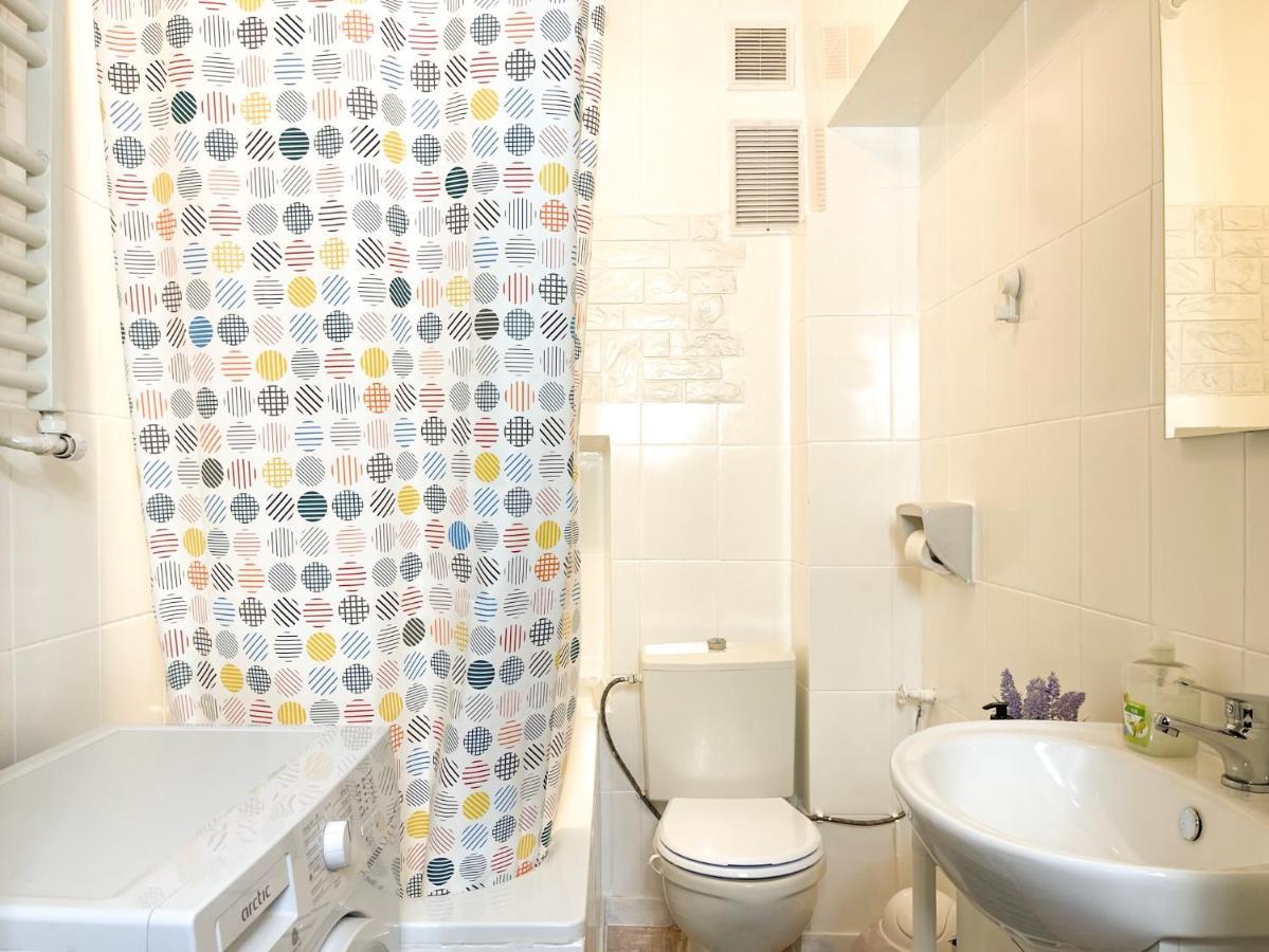 White Moon Apartment Брашов Екстер'єр фото