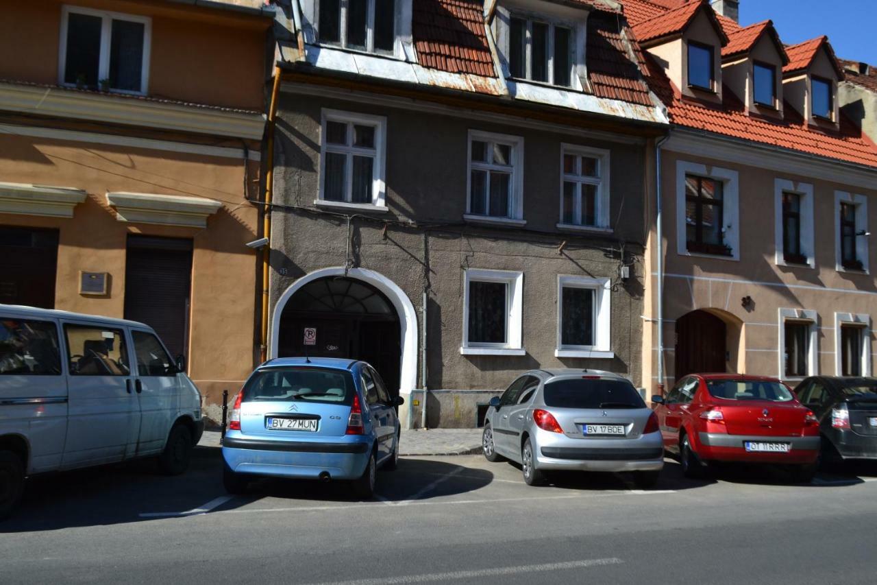 White Moon Apartment Брашов Екстер'єр фото